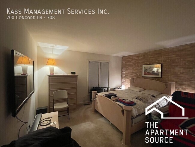 Building Photo - 700 Concord Ln