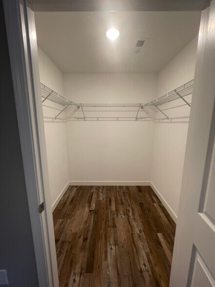 Building Photo - 176 Ridge Pointe Dr