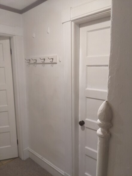 Building Photo - 701 Main St