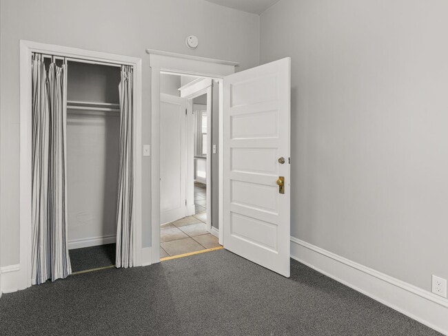 Building Photo - 5 bedroom, 2 bath in North Portland - Bois...