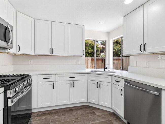 Building Photo - Rancho Del Oro Home