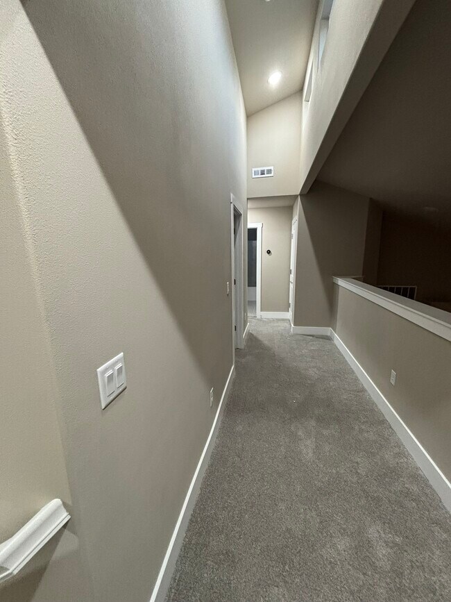 Building Photo - 470 Azurite Rd