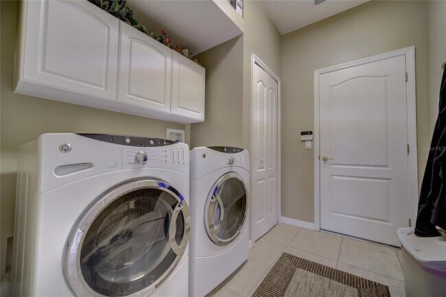 Building Photo - 2234 Fenton Ave