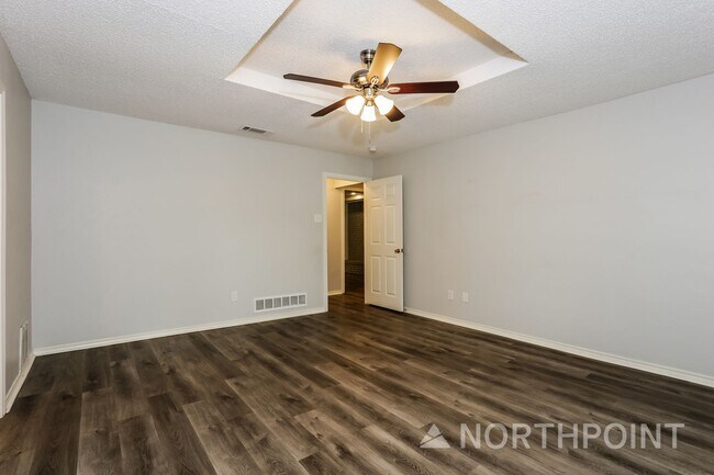 Building Photo - 3 BR/2BA | Newly Renovated Single Family Home |  Gated backyard!