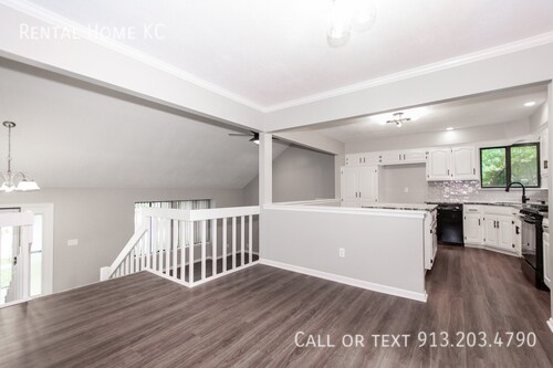 Building Photo - 7920 W 113th Terrace