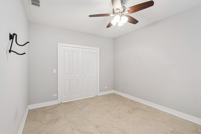 Building Photo - 3516 W Hirsch St