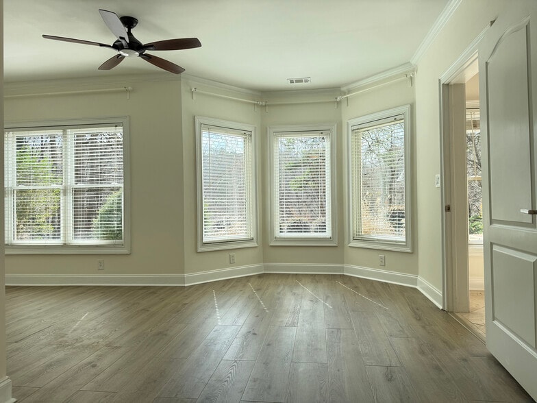 Building Photo - 3930 Paper Mill Rd SE