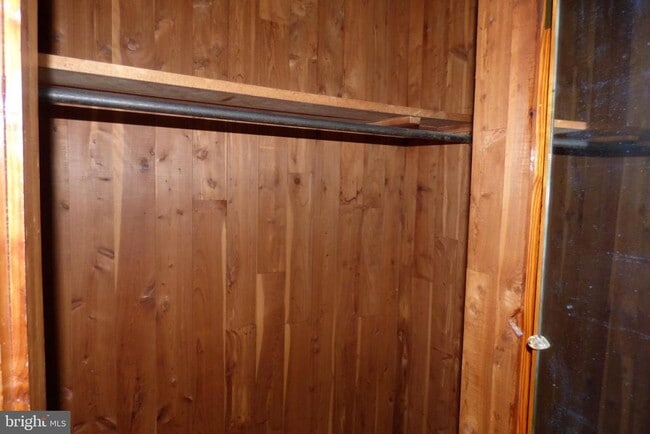 Building Photo - 430 Moul Ave