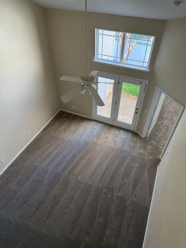 Building Photo - Lovely 3 Bedroom 2.5 Bath Townhouse | Leasing Special Available!