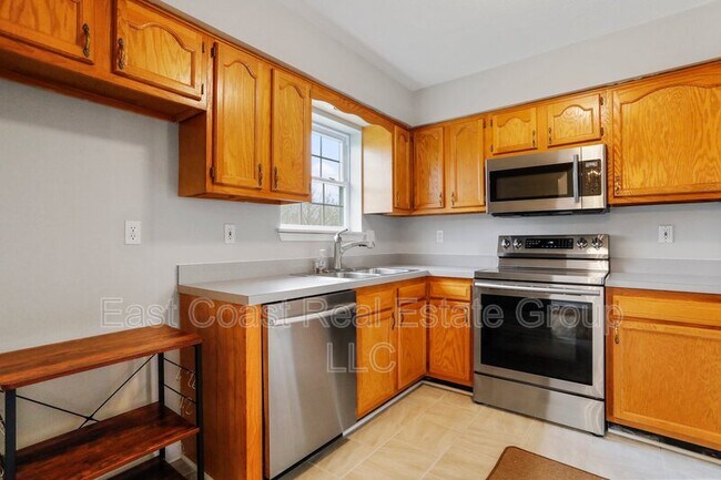 Building Photo - 339 Clifford Dr