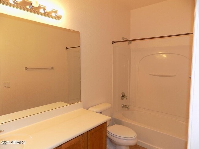 Building Photo - 45449 Alamendras St