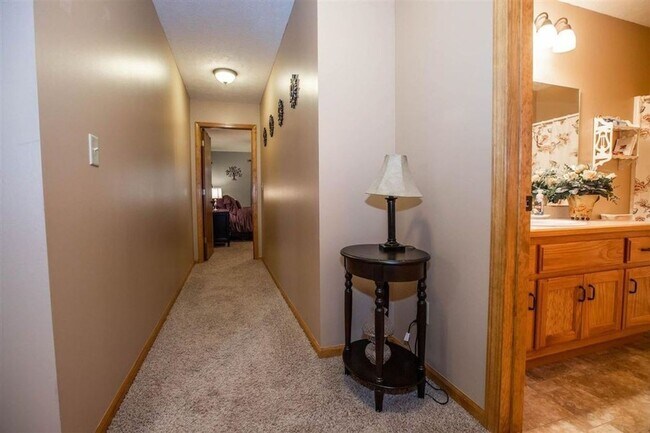 Building Photo - MINUTES FROM OGDEN GATE! LARGE BACKYARD!