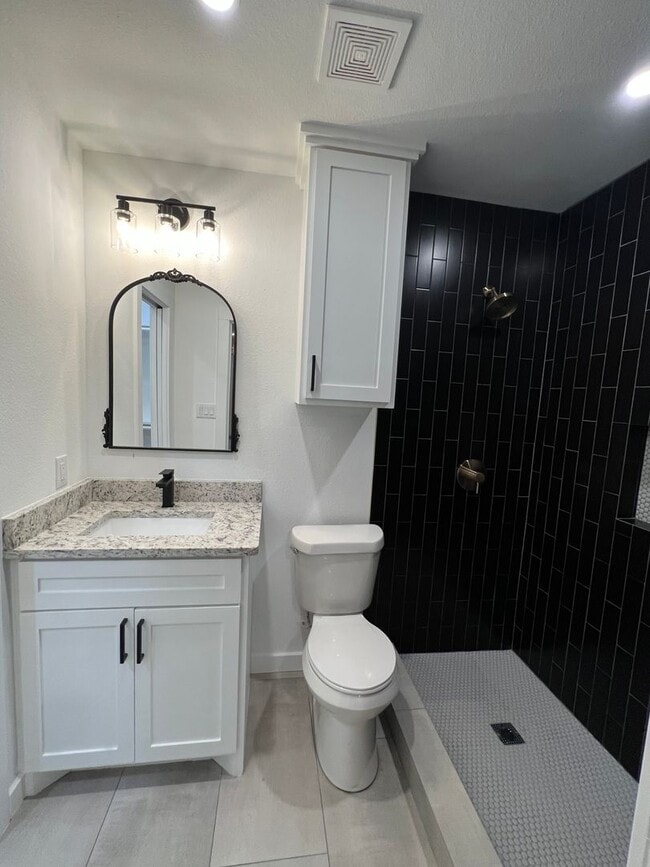 Building Photo - ***Pre-Marketing*** Remodeled 3-Bedroom Ho...