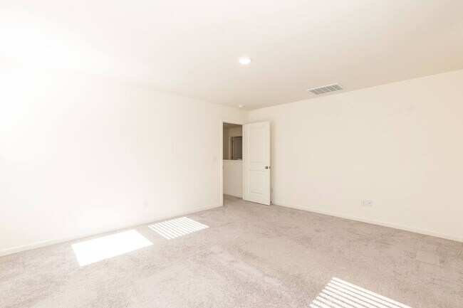 Building Photo - Spacious 4-Bedroom Home with Open Layout