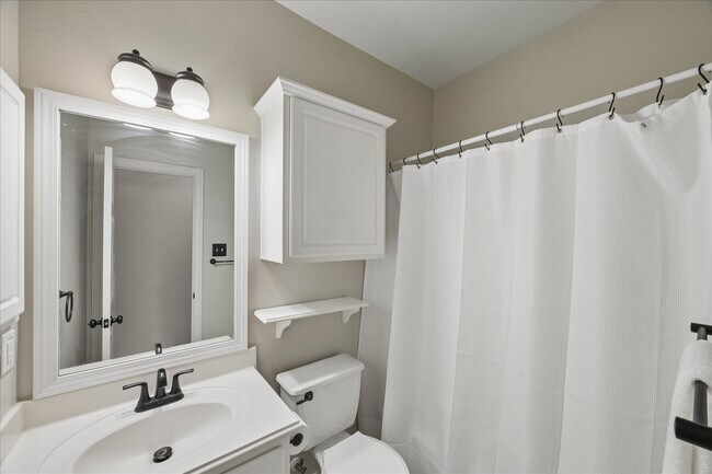 Building Photo - 1125 Shady Knoll Ln