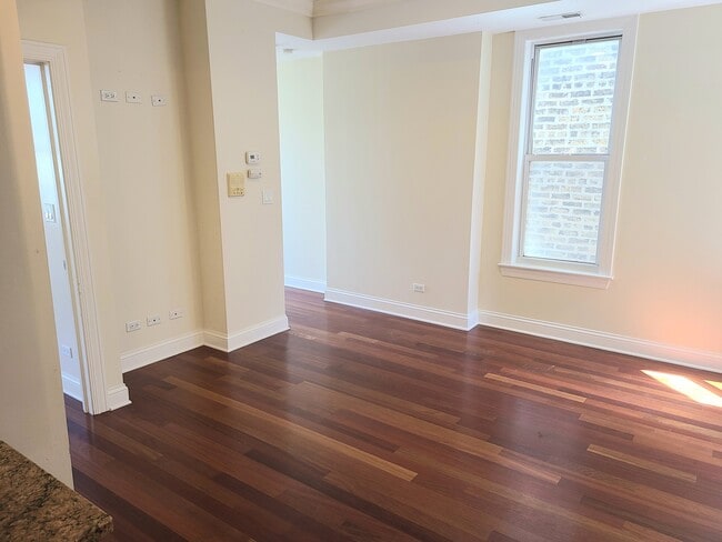 Building Photo - 1310 W Ohio St