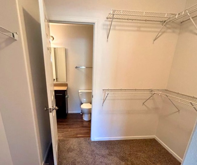 Building Photo - 3 Bed 2 Bath Twin Home