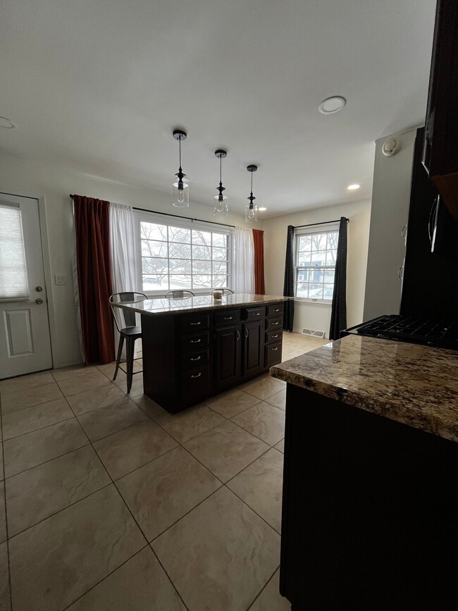 Building Photo - 3 Old Post Rd