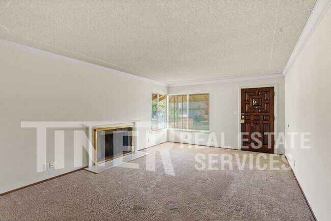 Building Photo - 917 Bell St