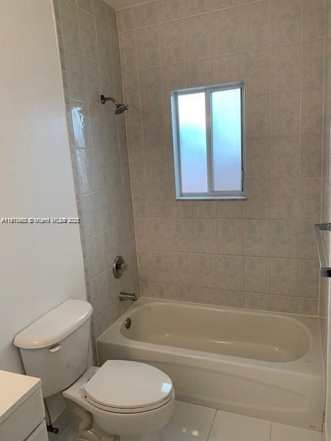 Building Photo - 367 NE 35th Ave