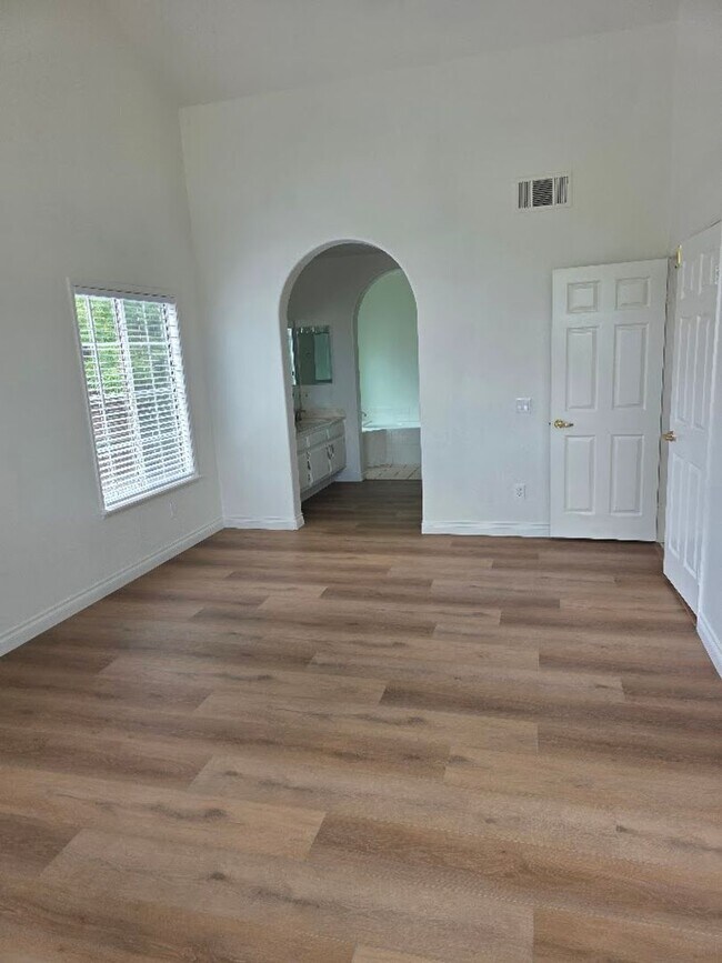 Building Photo - Newly Renovated Temecula 3 Bedroom Home!