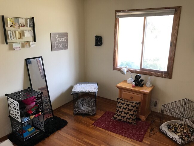 Bedroom 2 - 4223 Rahn Rd