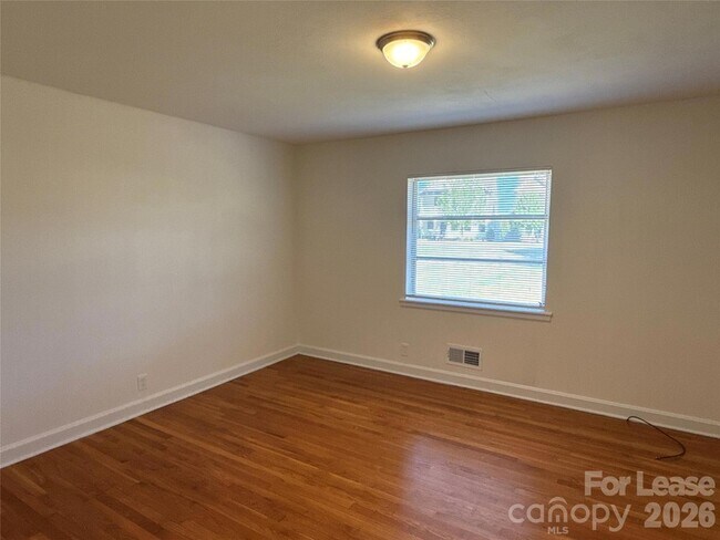 Building Photo - 104 Stowe Rd