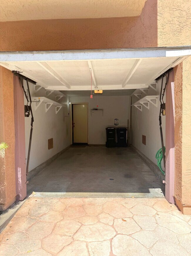 Building Photo - Beautifully Upgraded 2 Bed / 2.5 Bath Townhome in Tristan Community – Rancho San Diego