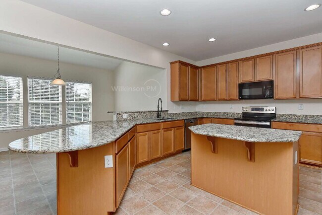 Building Photo - Beautiful 3,409 sqft 5-bedroom 3-bath Exec...
