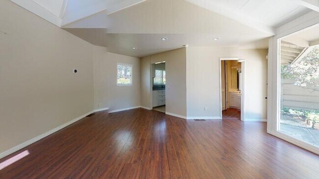 Building Photo - 4110 El Bosque Dr