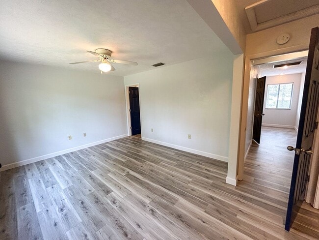 Building Photo - 1824 SW 35th Ave