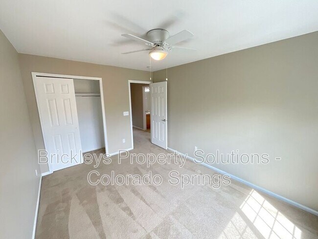 Building Photo - 7168 Prairie Wind Dr