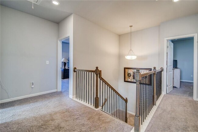 Building Photo - 7661 Silk Tree Pointe