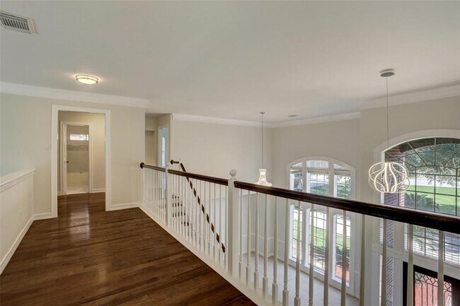 Building Photo - 5519 Bridlewood Dr