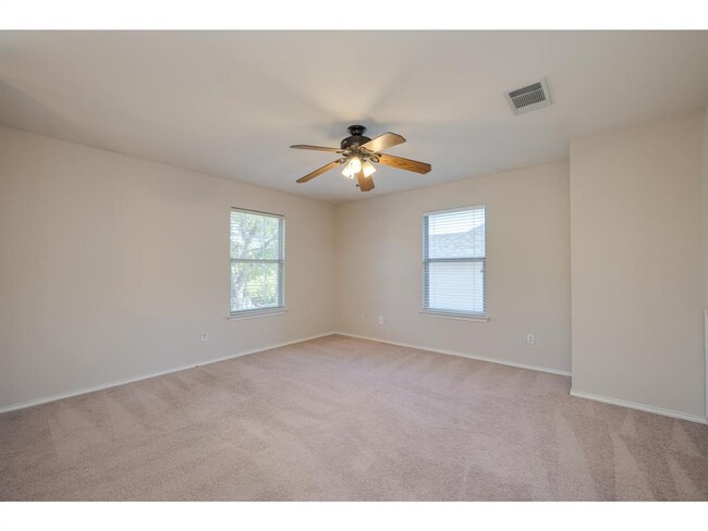 Building Photo - 5709 Pecanwood Ln