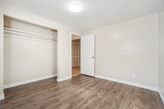 Building Photo - 240 W 220 S St