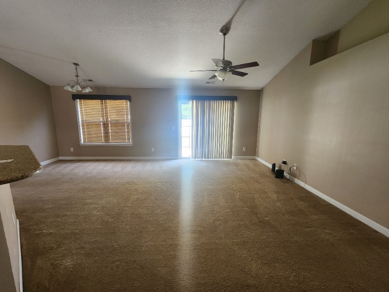Building Photo - 2803 Green Pond Cir