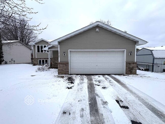 Building Photo - 3746 Hamlet Ave N