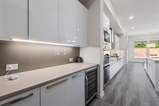 Building Photo - 5160 Statesman Ln