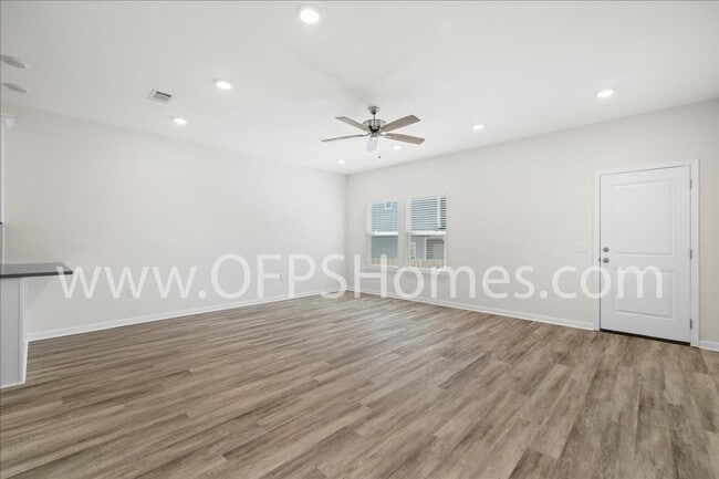 Building Photo - Home in the heart of Niceville