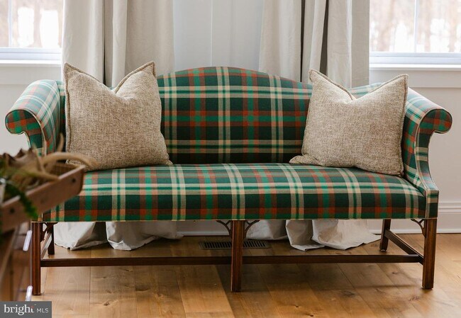 Building Photo - 13230 Falls Rd