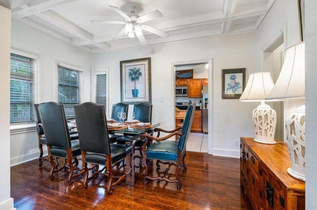 Building Photo - 5301 N Flagler Dr