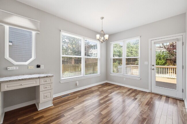 Building Photo - Spectacular Stonegate Living! Gorgeous 3-Bed Corner Finished Basement, Wet Bar, and Custom Marble...