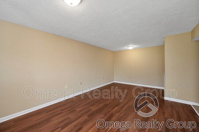 Building Photo - 156 Patton St W