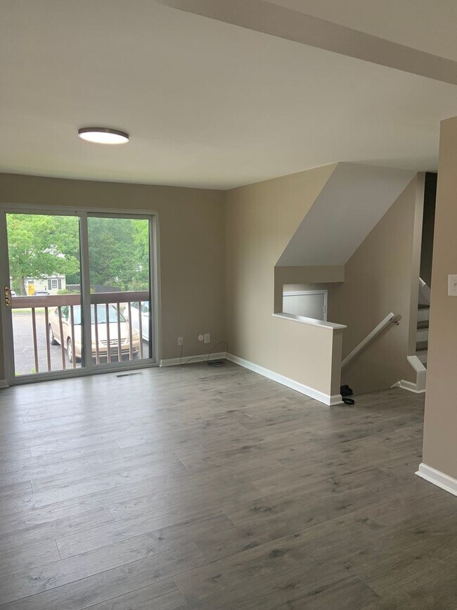 Building Photo - Beautiful 4-Bedroom Townhome for Rent in Desirable Cranberry Township!