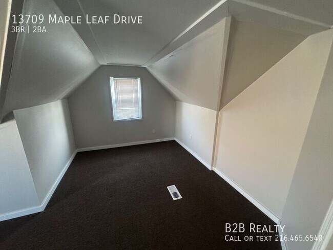 Building Photo - 13709 Maple Leaf Dr