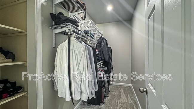 Building Photo - 5100 Shenstone Dr