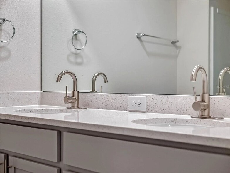 Building Photo - 2964 Oak Park Way