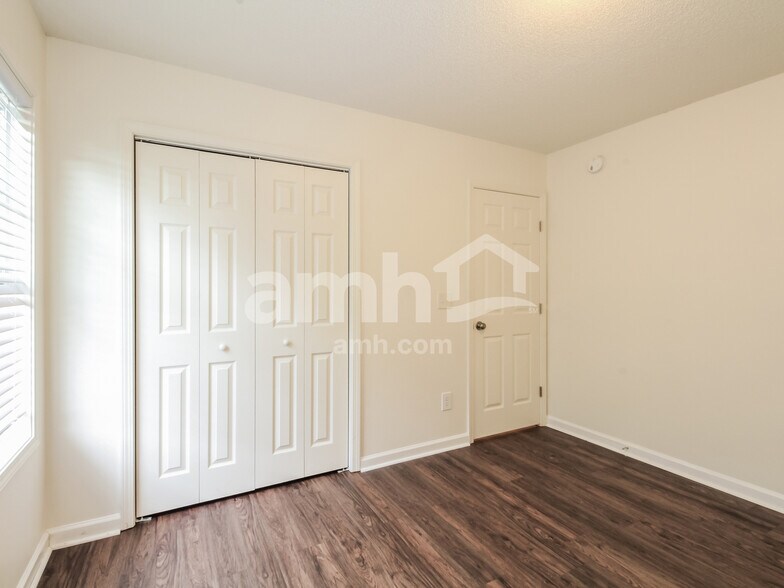 Building Photo - 7262 Copperfield Ct