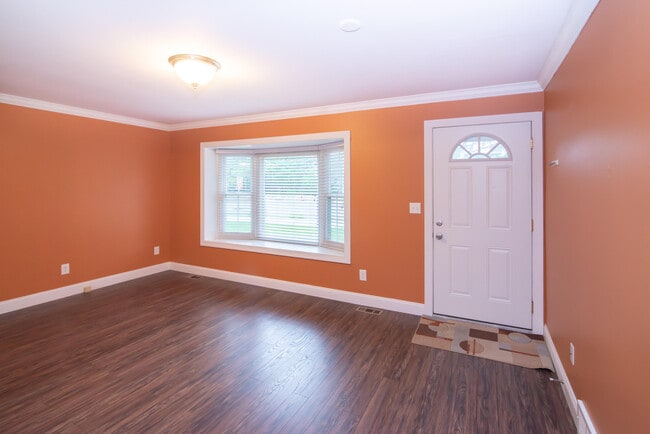 Building Photo - 40611 W 10 Mile Rd